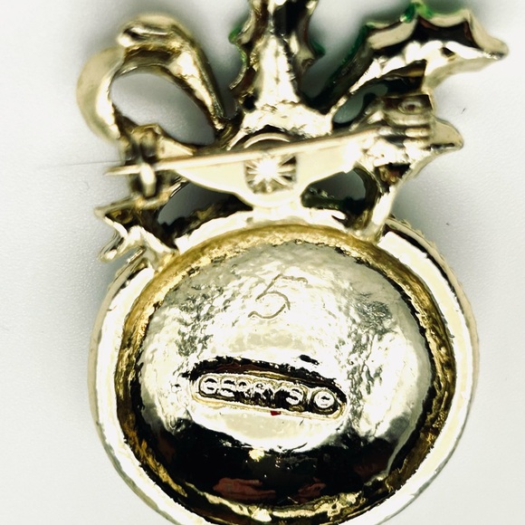 Vintage signed Gerry’s Christmas Tree Ornament Gold Tone Holiday Pin Brooch - Picture 2 of 4